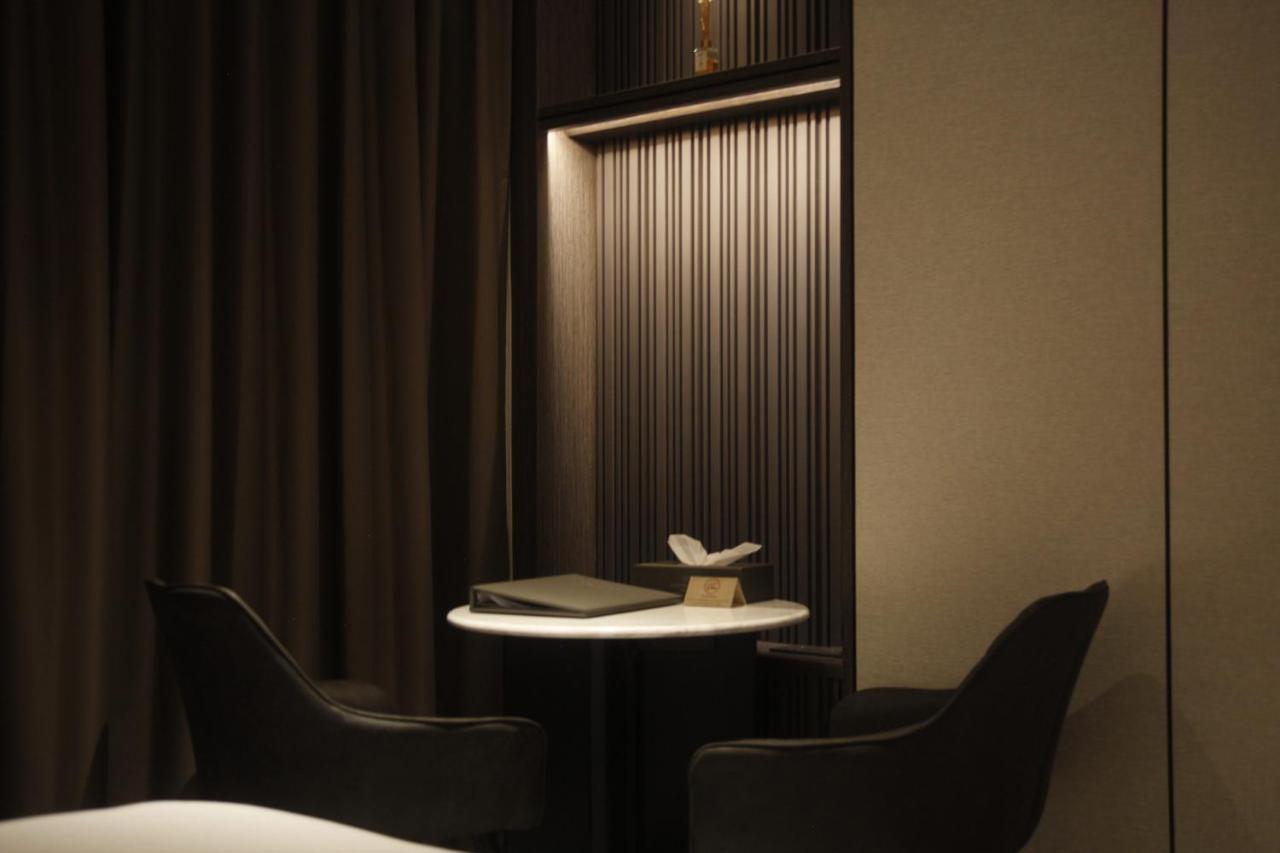 Cascade Hotel Бангкок Екстер'єр фото