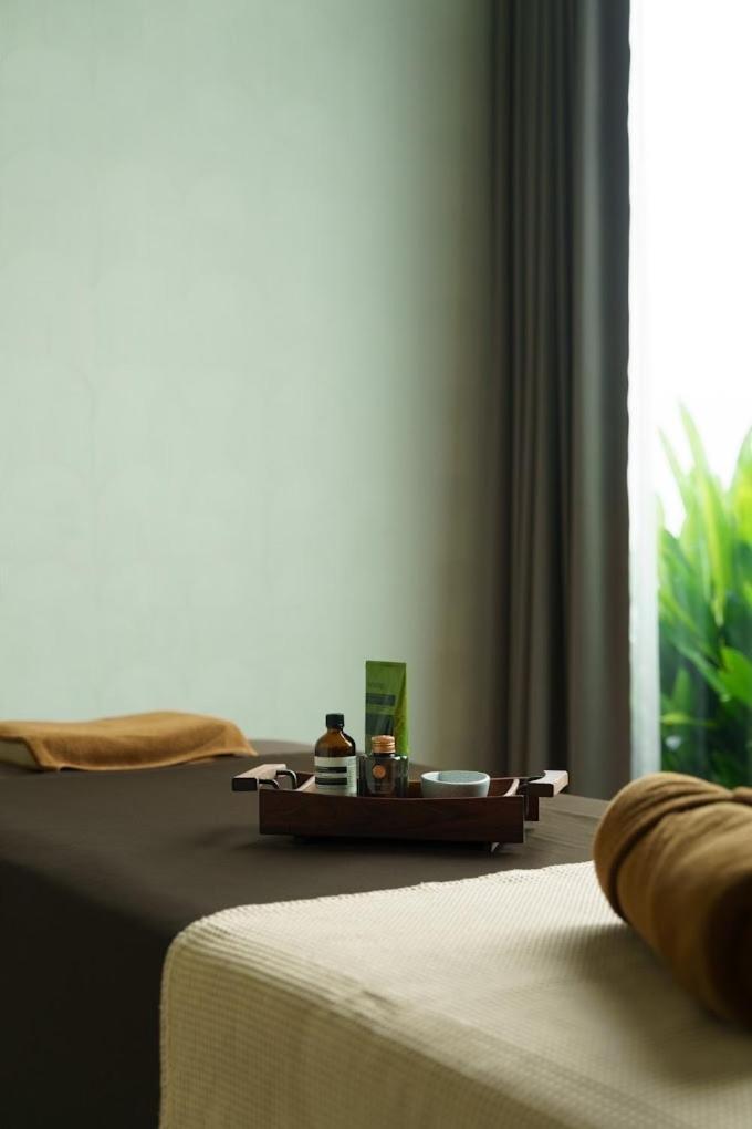 Cascade Hotel Бангкок Екстер'єр фото