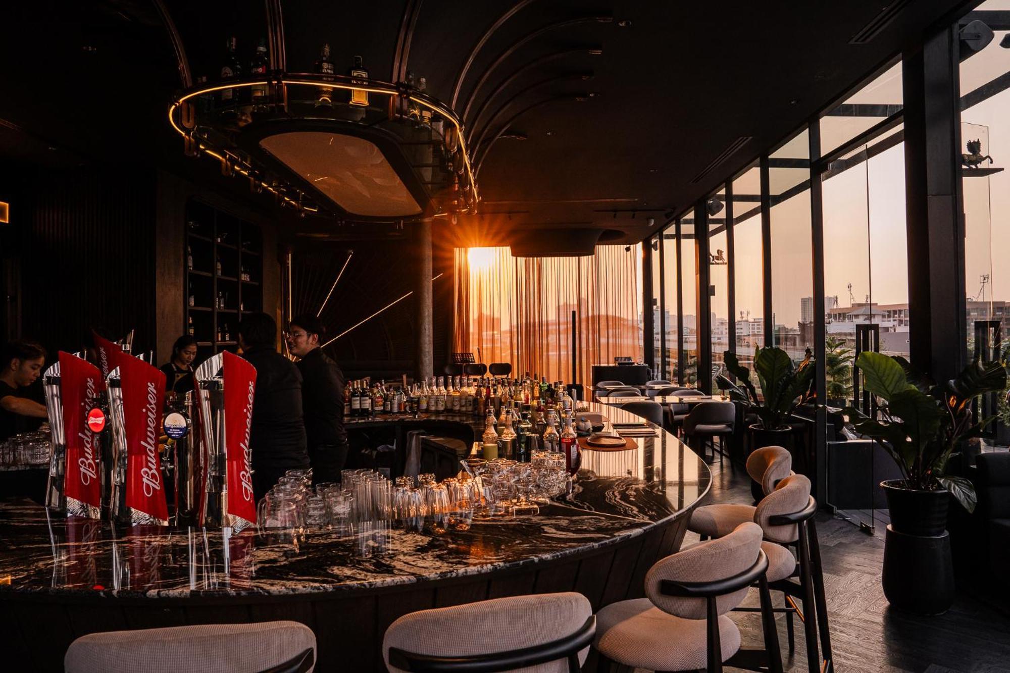 Cascade Hotel Бангкок Екстер'єр фото